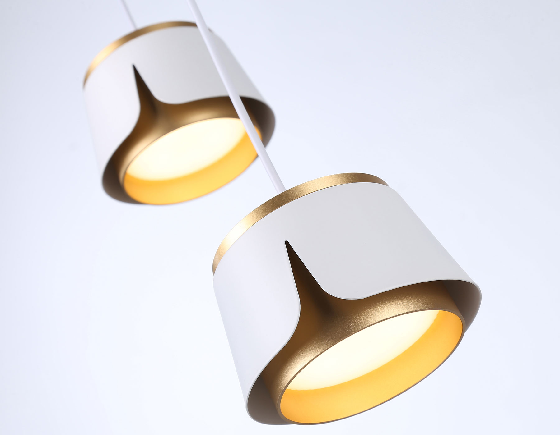 Светильник подвесной со сменной лампой Ambrella TN71249/3 WH/GD белый/золото GX53/3 D250*1090