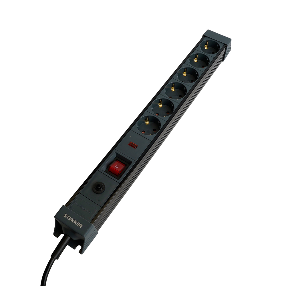 Сетевой фильтр 6-местный с/з 3x1мм2, 3 м, 250В, 16А, серия Techno, HM22-61-03, черный