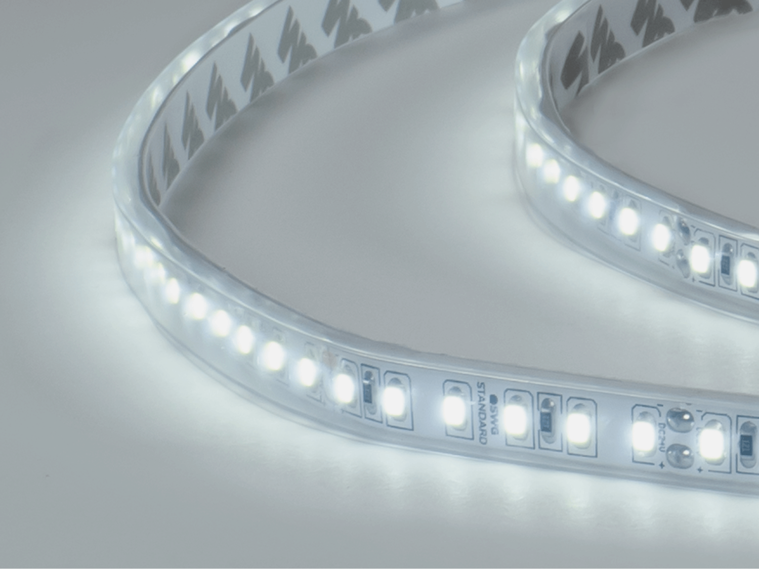 Светодиодная лента 9,6 Вт/м SMD2835 Закрытая (IP66) Холодый, 24В, 3М