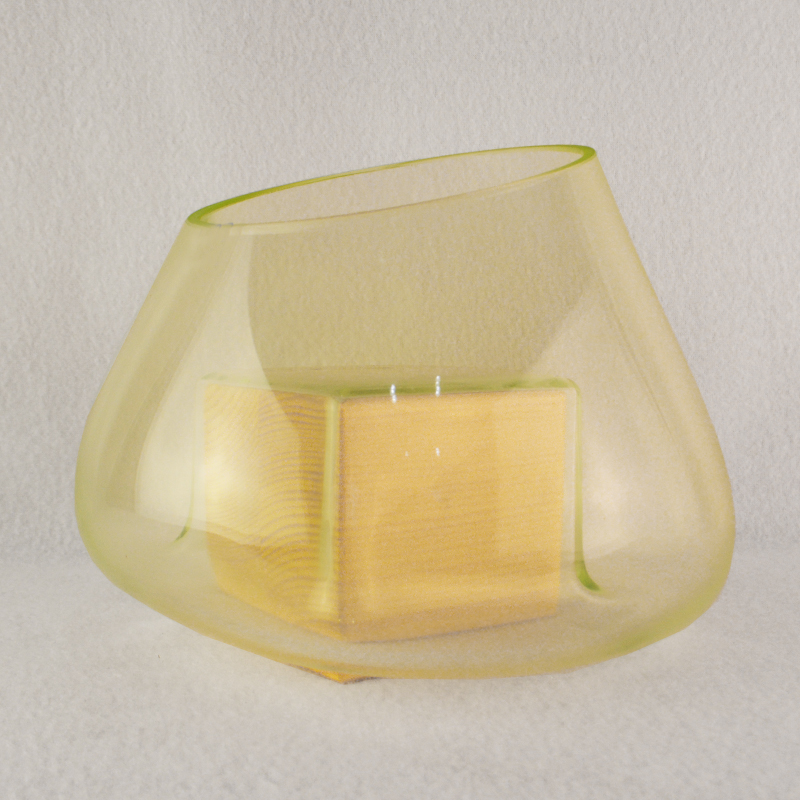 Ваза 90-011 прозрачно-зеленый 374С на кубе 25 см 1556