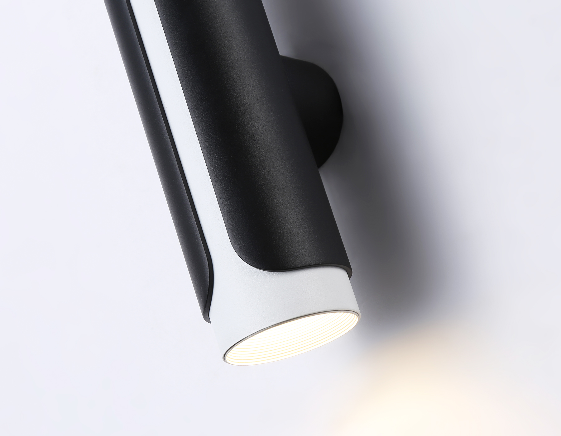 Светильник настенный Ambrella TN51617/2 BK/WH черный/белый GU10/2 D58*195*82