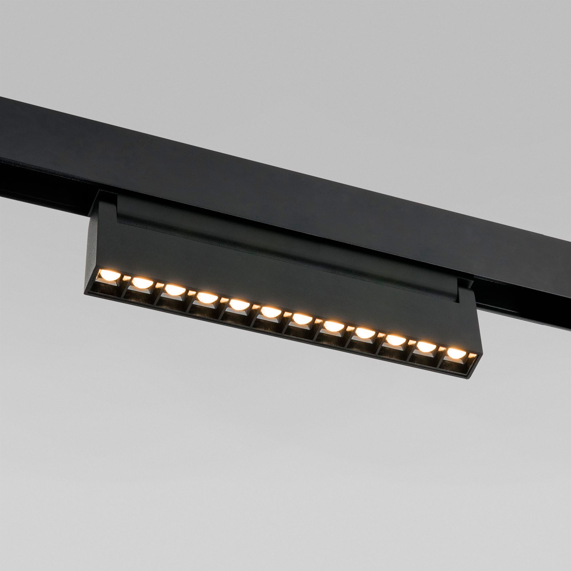 Slim Magnetic HL02 Трековый светильник 12W 3000K черный 85010/01