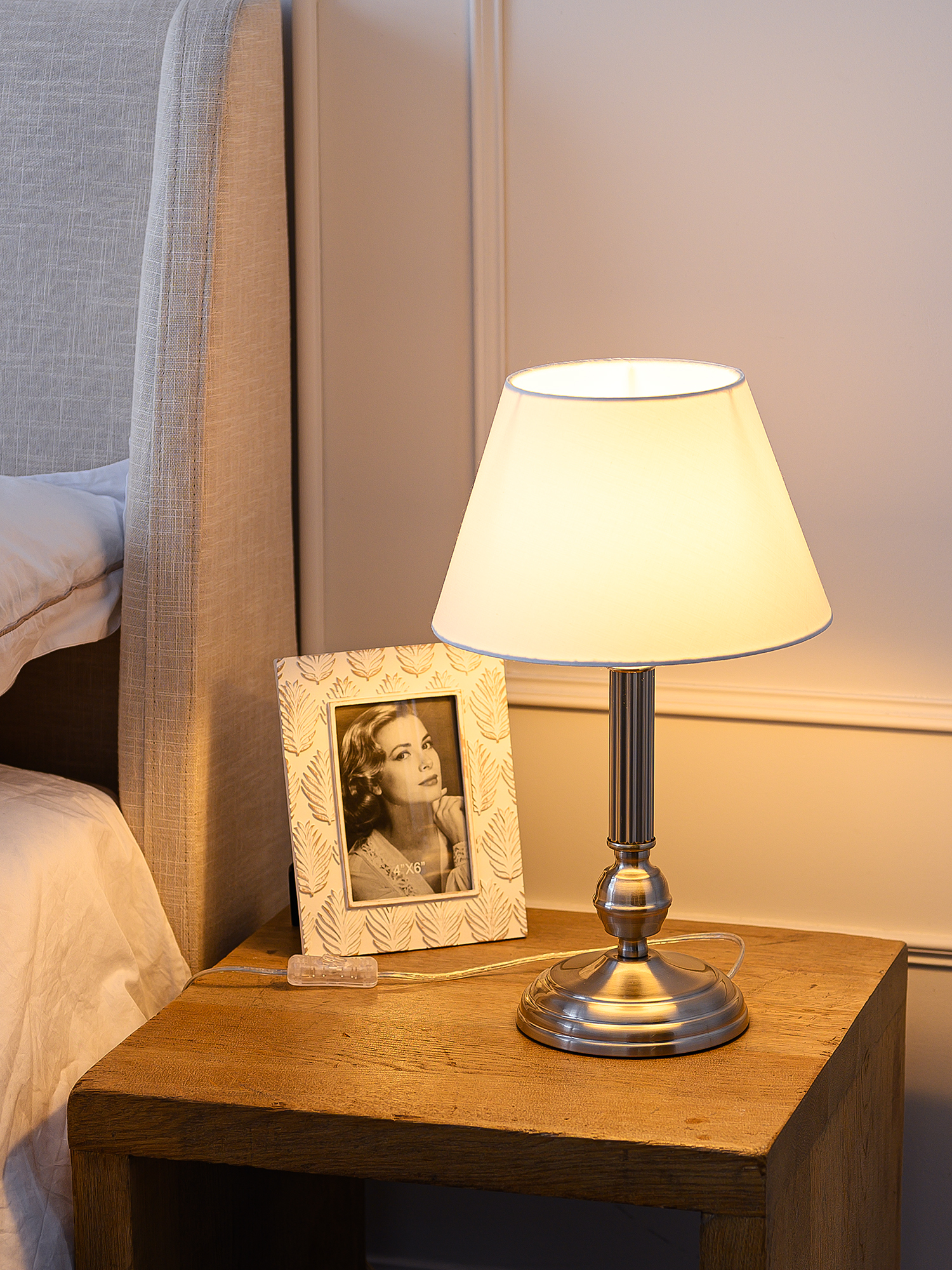 Светильник настольный Artstyle HT-708WN Е14*40Вт никель/белый абажур