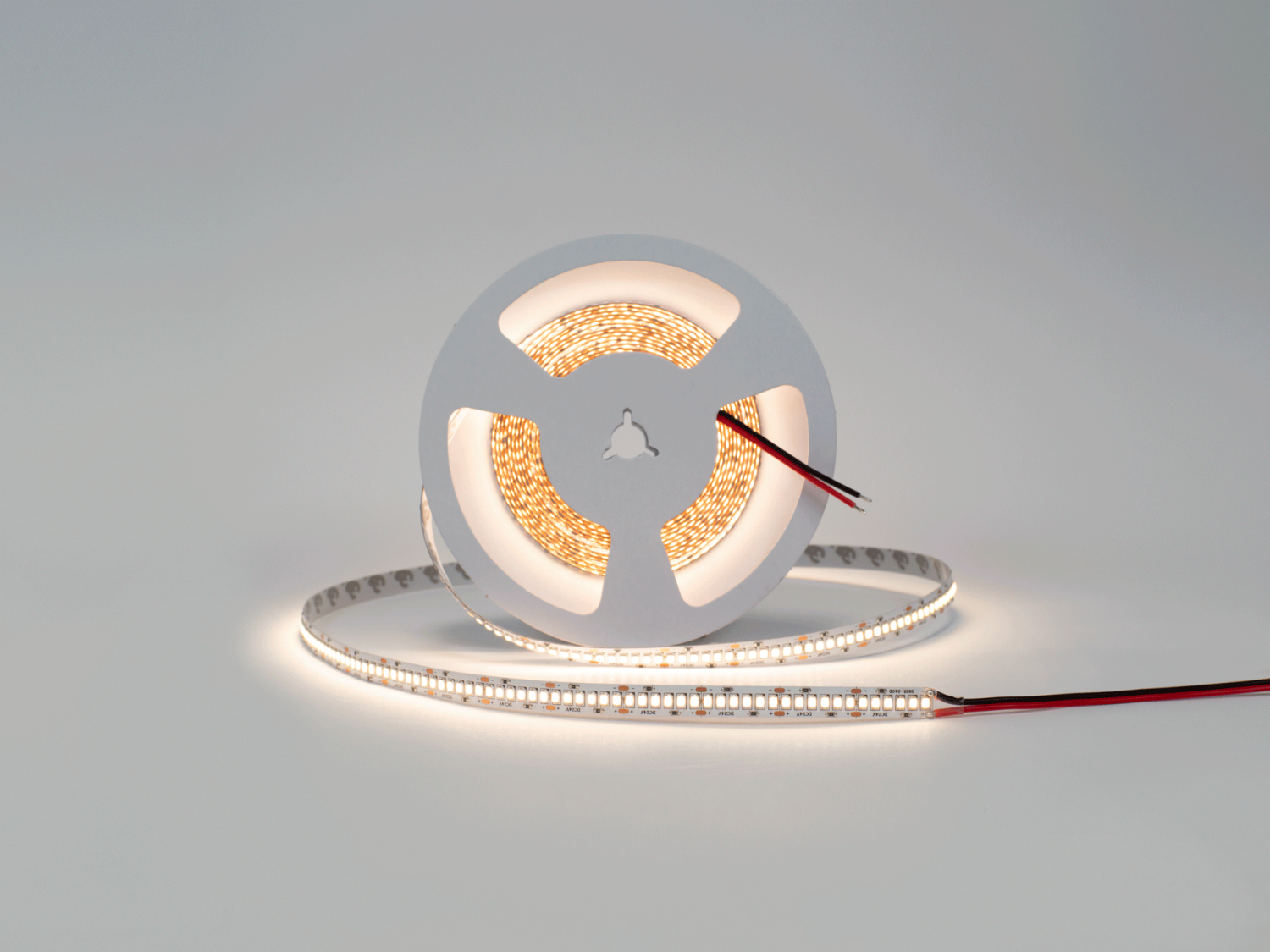 Лента светодиодная SWG Standard, стандарт 2835, 240 LED/м, 20 Вт/м, 24В , IP20