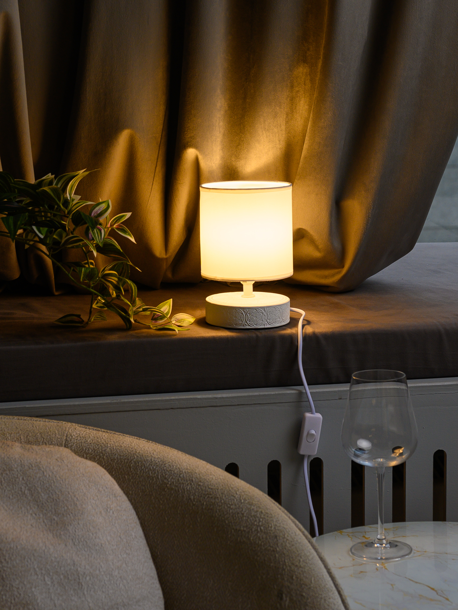 Светильник настольный Artstyle HT-516WW Е14*40Вт белый/белый абажур