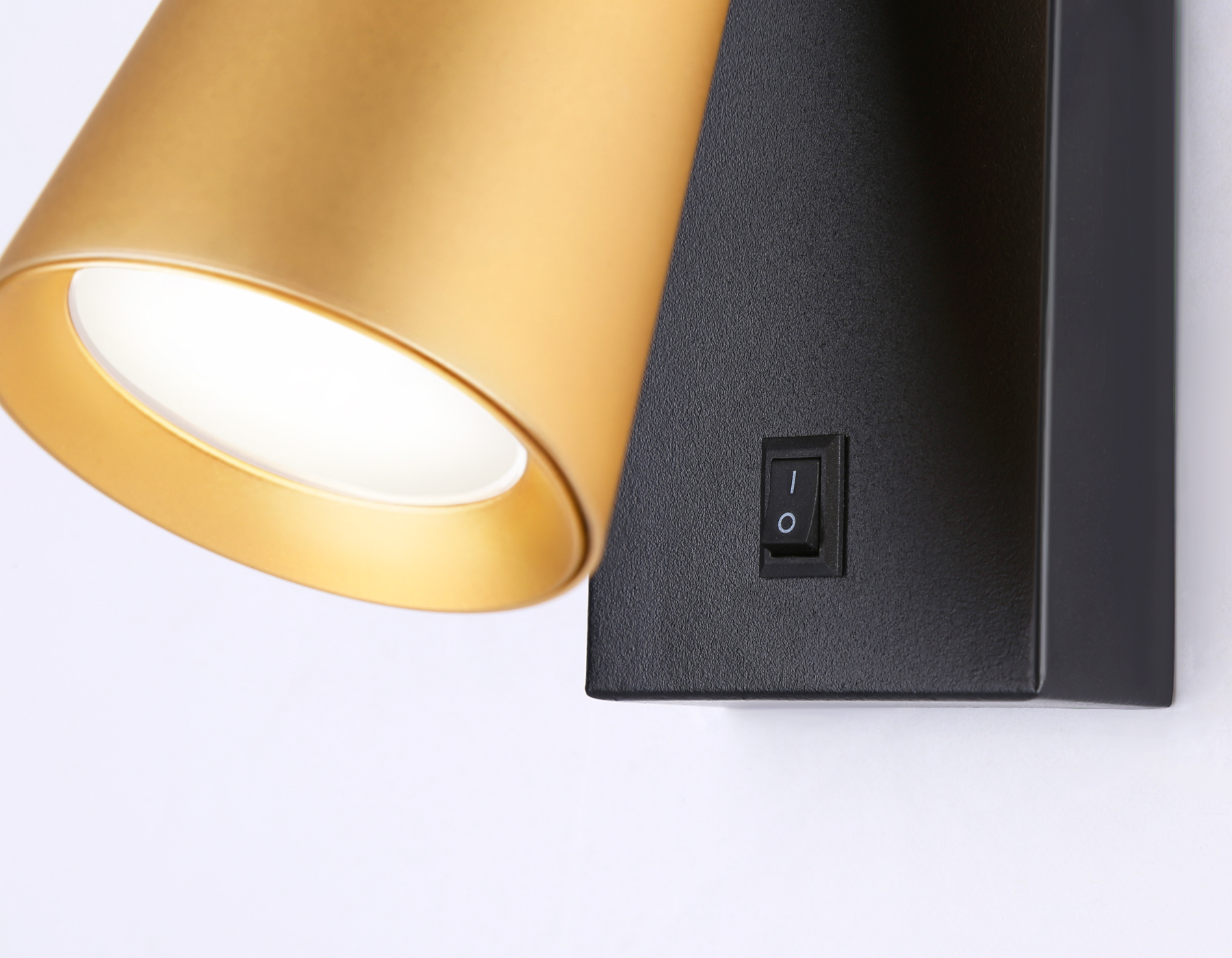 Светильник накладной AMBRELLA TA13142 BK/GD черный/золото GU10 max 12W 140*60*90 настенный с выключ.