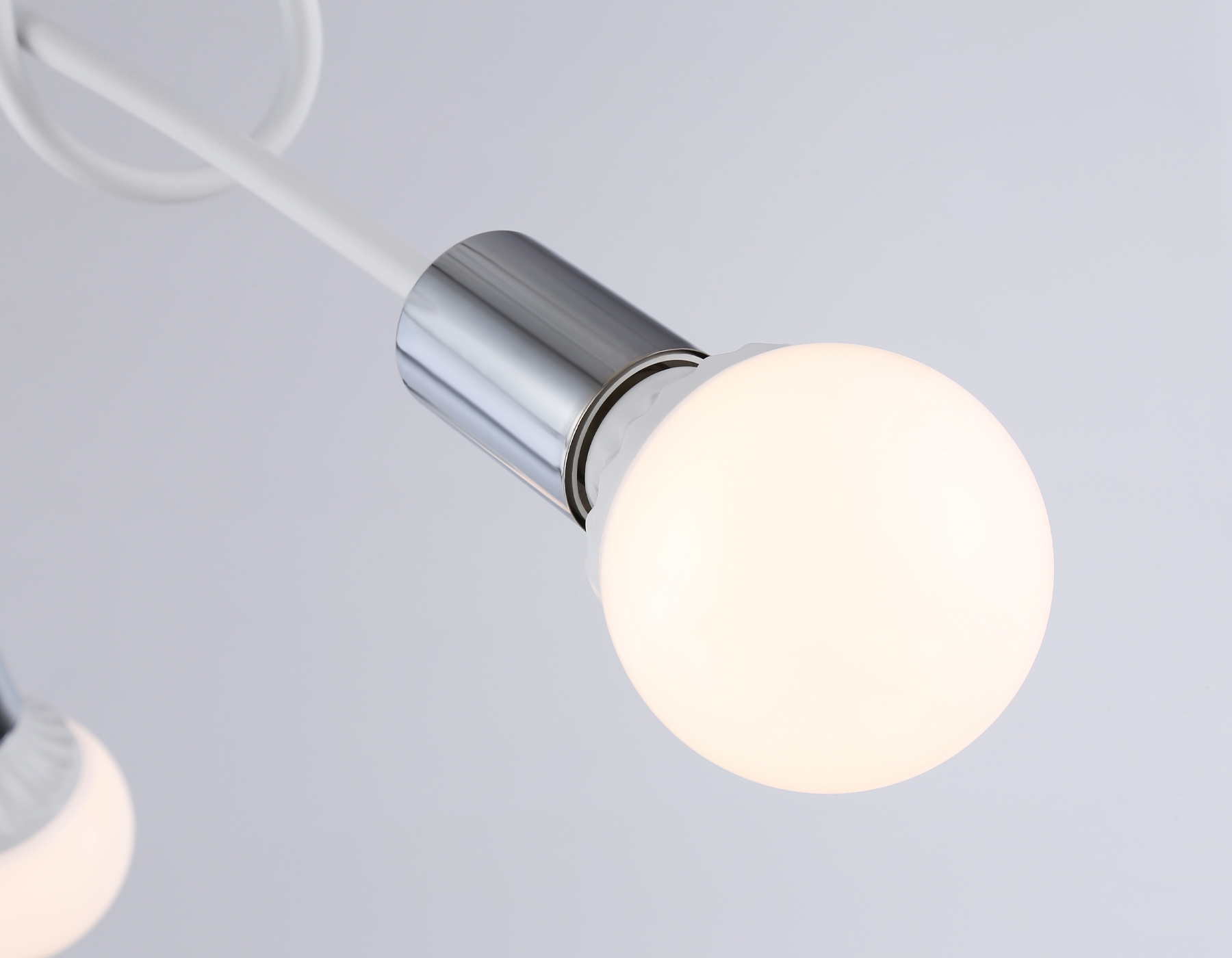Люстра потолочная Ambrella TR80414/3 WH/CH белый/хром E27/3 max 60W D670*370