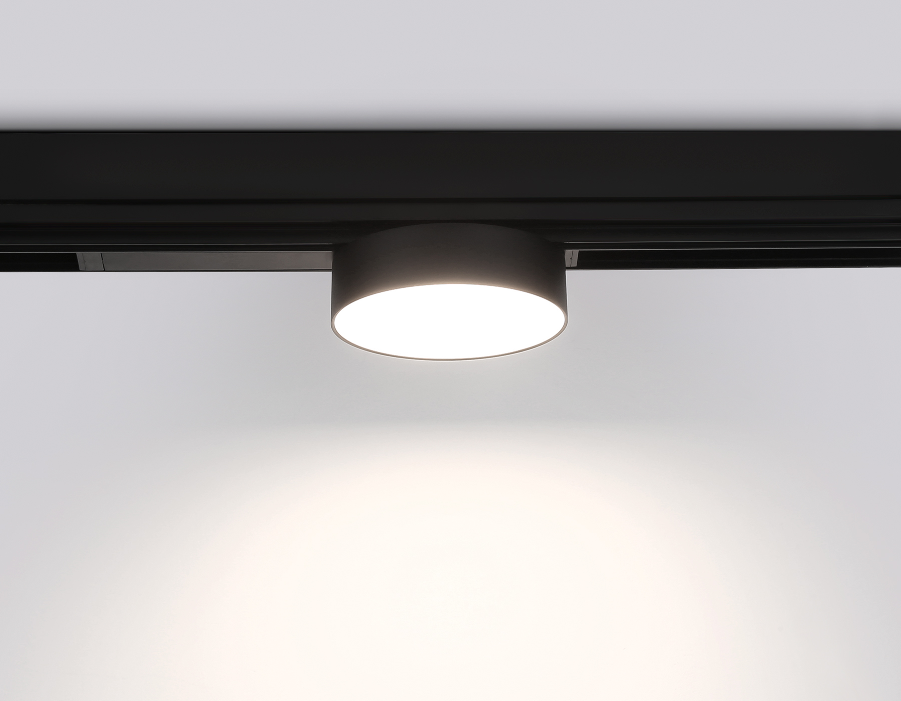 Светильник для Magnetic 220V GL1381 BK черный IP20 15W 3000K-6400K 120° D115/232*115*77 димм.управ