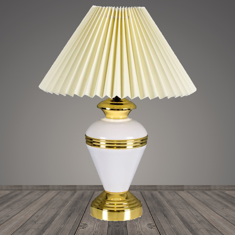 Настольная лампа 121F-C белый/золото 1х40W E27 h430