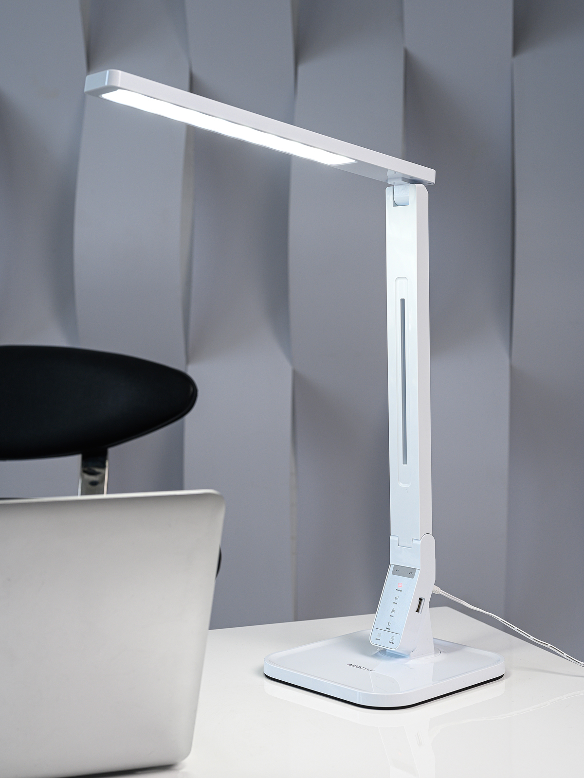 Светильник настольный Artstyle TL-259W Led диммир.14Вт белый