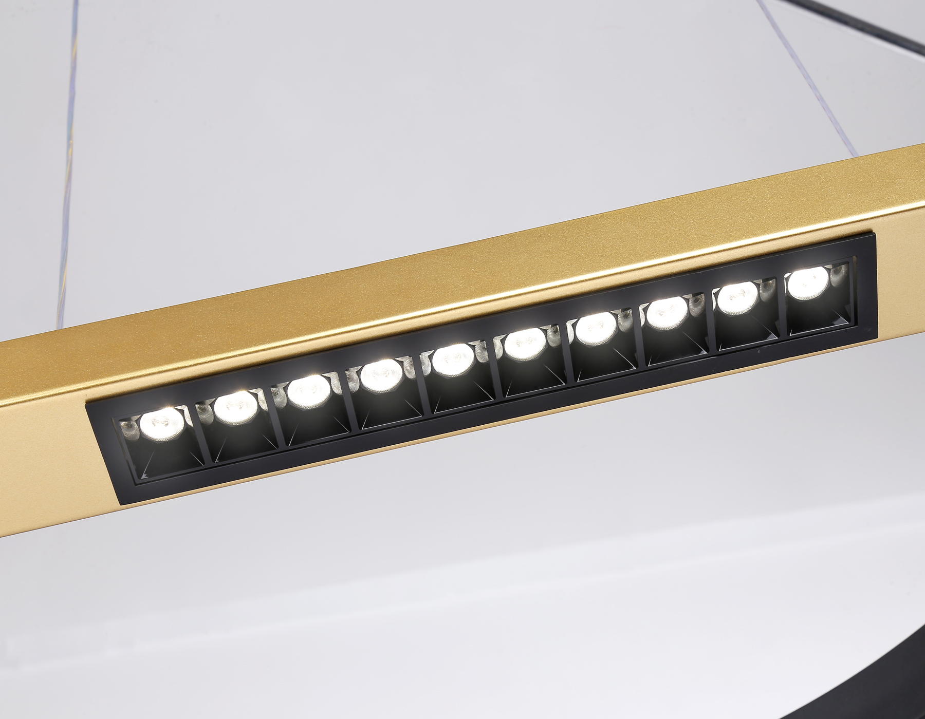 Светильник Ambrella FL51489 BK/GD черный/золото 62W 3000K-6400K D600*1000 (ПДУ ИК)