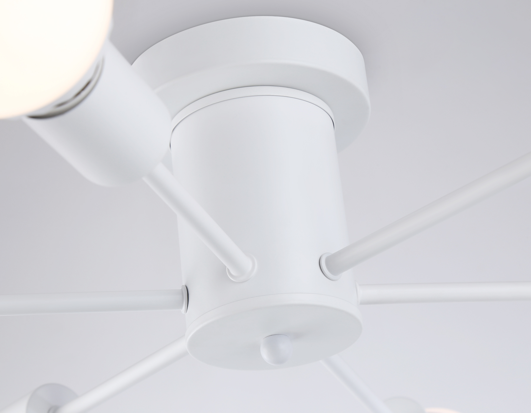 Люстра потолочная Ambrella TR80401/6 WH белый E27/6 max 60W D780*150