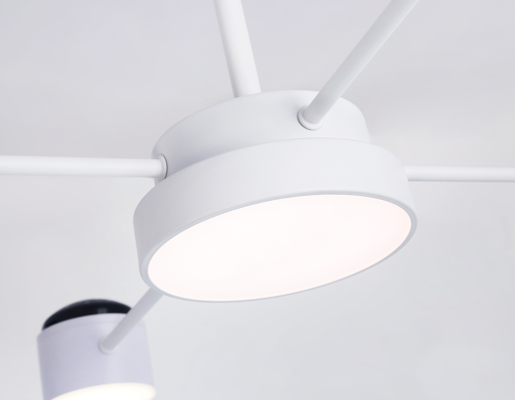 Светильник Ambrella FL51631/4+1 WH белый 3000K-6400K 48W 910*745*300 (ПДУ ИК)