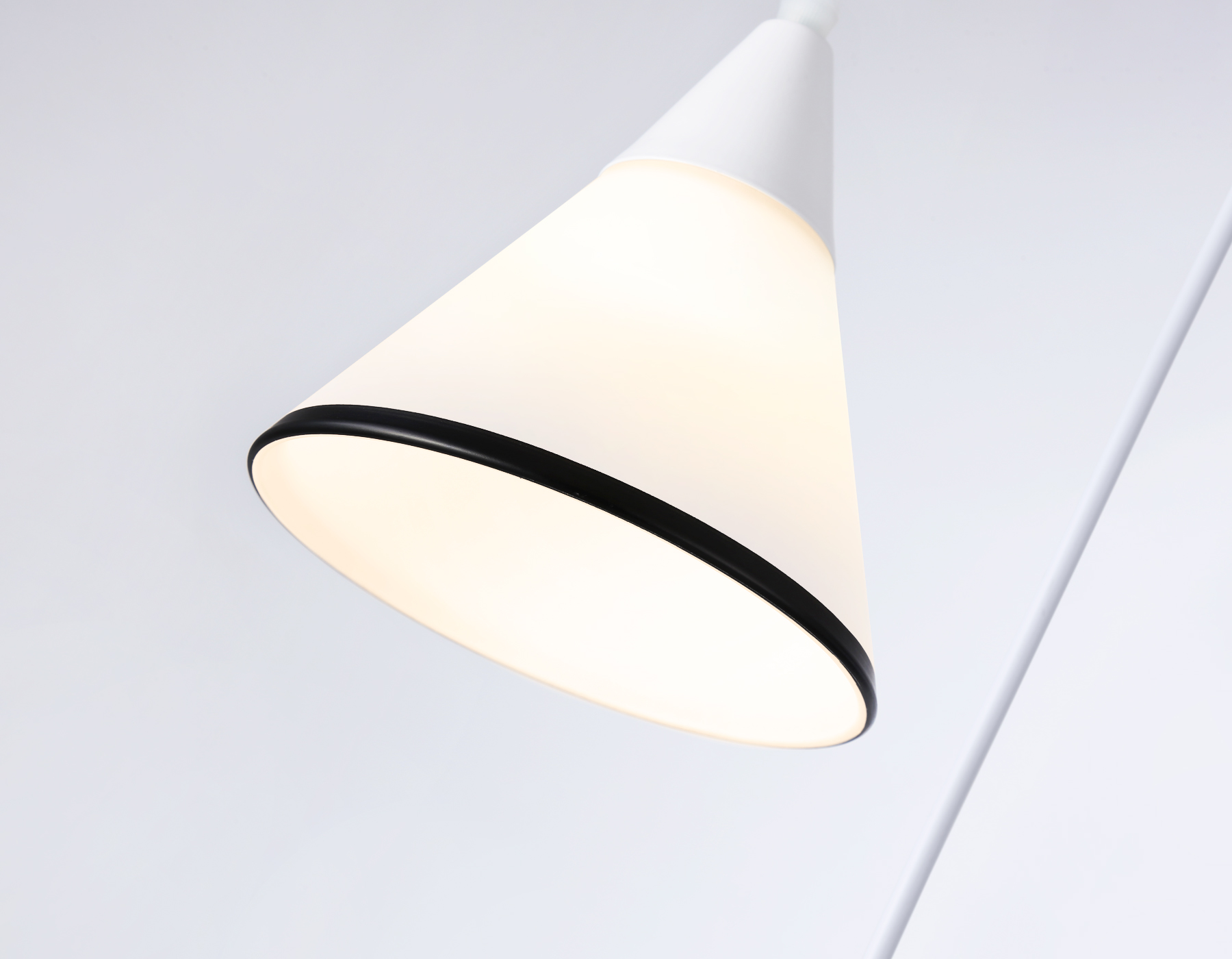 Светильник подвесной Ambrella TR3167/3 WH/BK белый/черный E27/3 max 60W D360*1000