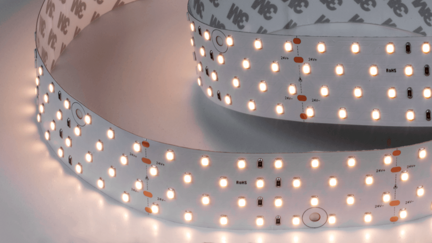 Лента светодиодная DSG DSG2280-24-WW-33 2835 280 LED/м 26 Вт/м 24В IP33 Теплый белый