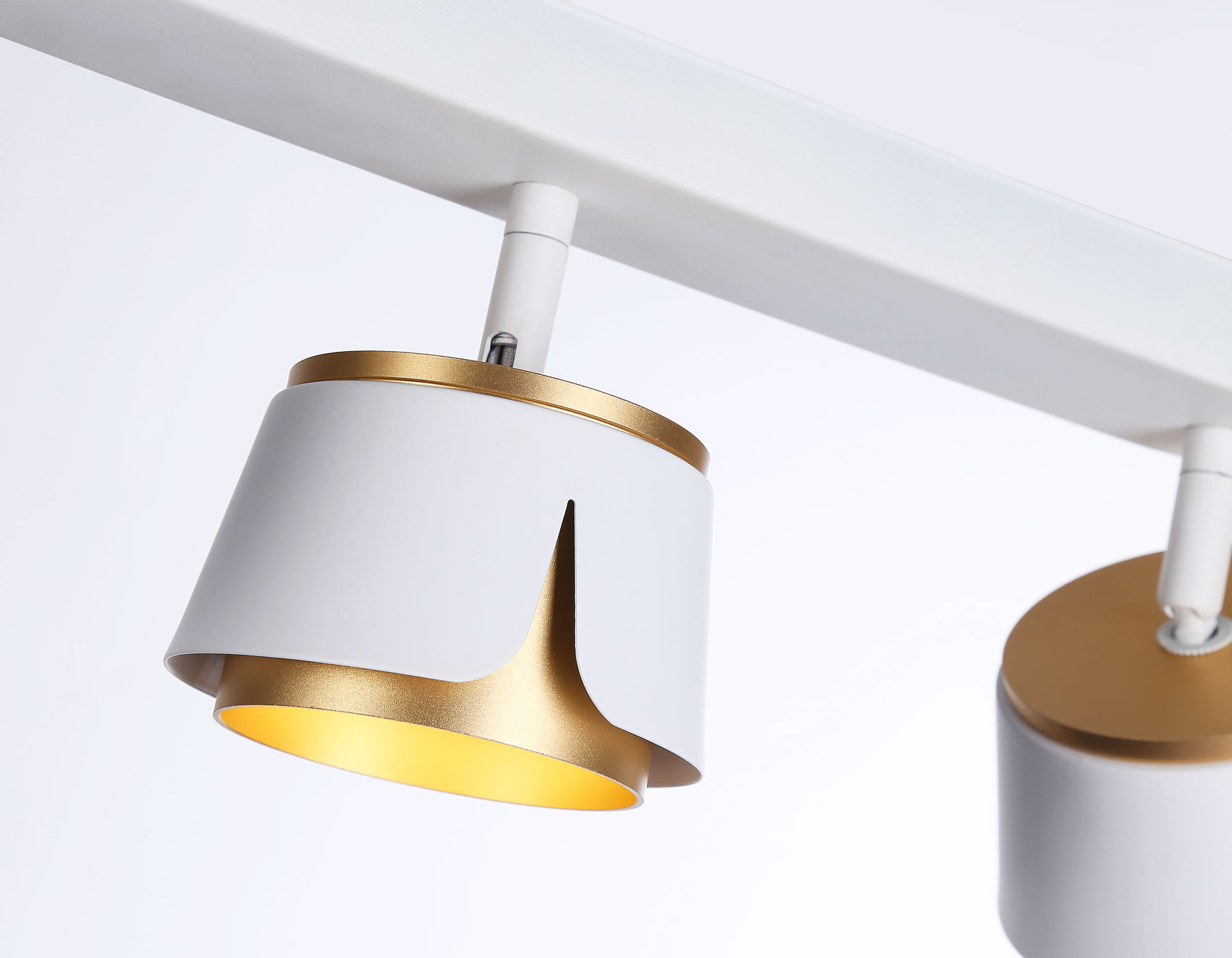 Спот настенно-потолочный AMBRELLA TN71235/3 WH/GD бел/золото GX53/3 380*100*147 поворотный