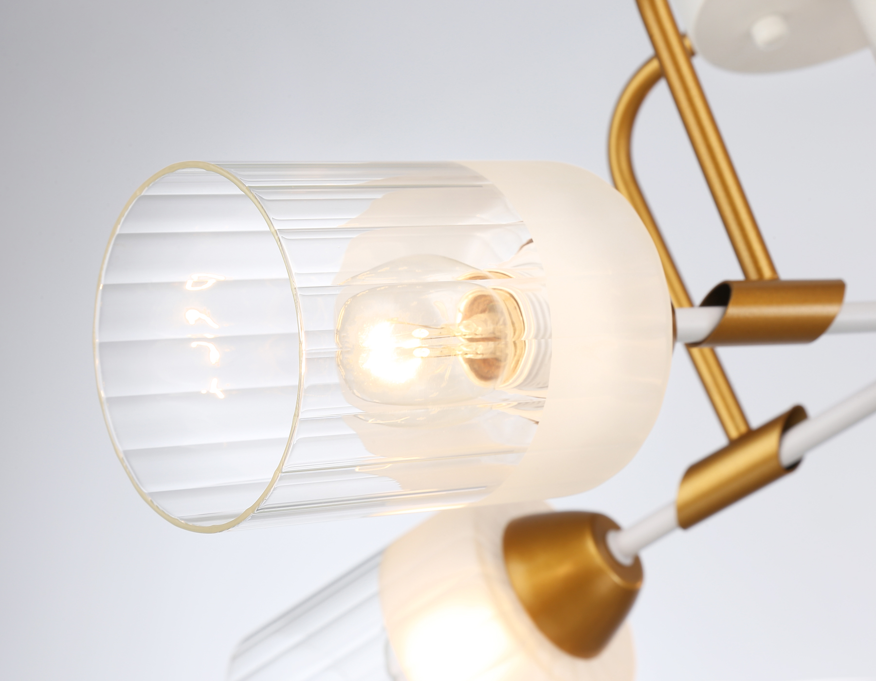 Светильник подвесной Ambrella TR303323/5 WH/GD/CL/FR белый/золото/прозрачный/белый мат. E27*5 max60W