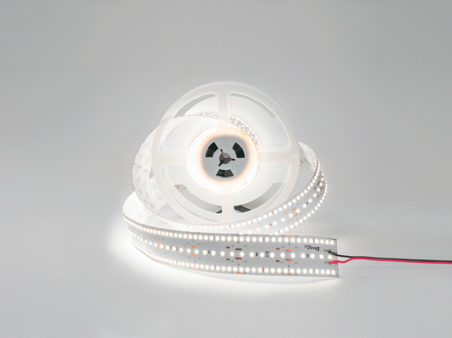 Лента 3x DSG 2835 NW 420L-V24-IP33, 4000 K, 2100 LED, 40W/m, 2500*40*2 mm, LUX