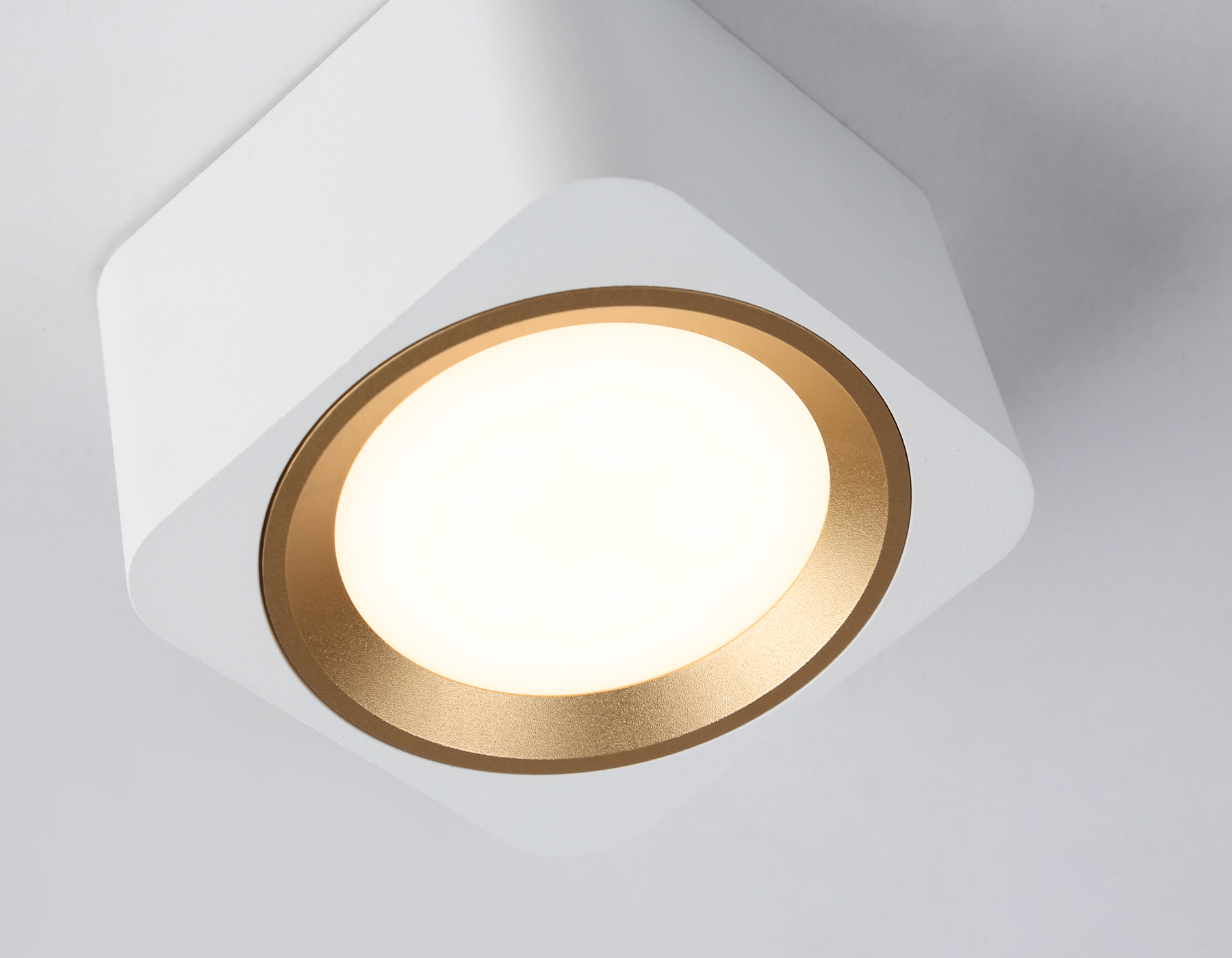 Светильник накладной AMBRELLA TN70831 WH/GD белый/золото GX53 max 12W 96*96*60 