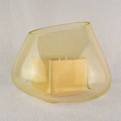 Ваза 90-011 прозрачно-зеленый 374С на кубе 25 см 1556