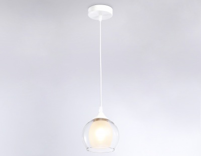 Светильник подвесной Ambrella TR3538 WH/CL/FR белый/прозрачный/белый матовый E27 max 40W